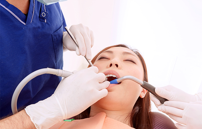 痛みを抑えたむし歯治療