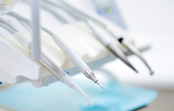 ドックベストセメントで削らないむし歯治療